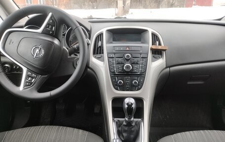 Opel Astra J, 2012 год, 700 000 рублей, 11 фотография