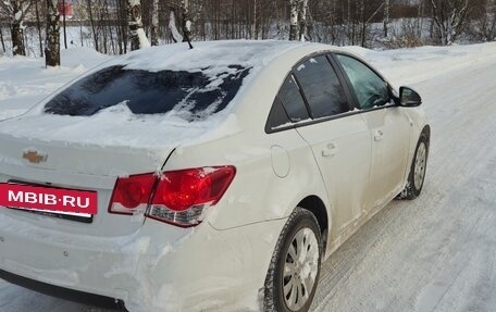 Chevrolet Cruze II, 2010 год, 600 000 рублей, 4 фотография