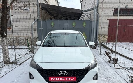 Hyundai Solaris II рестайлинг, 2020 год, 850 000 рублей, 4 фотография