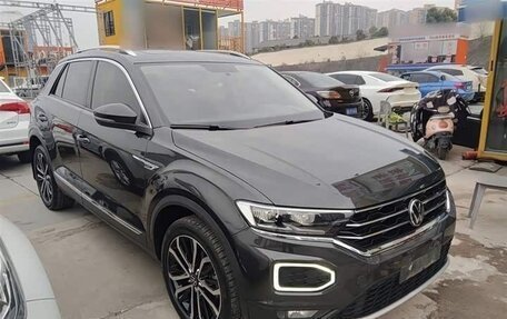 Volkswagen T-Roc I, 2022 год, 1 735 000 рублей, 1 фотография