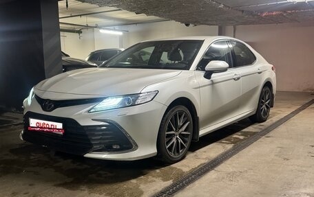 Toyota Camry, 2022 год, 4 200 000 рублей, 1 фотография