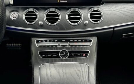 Mercedes-Benz E-Класс, 2016 год, 2 200 000 рублей, 3 фотография