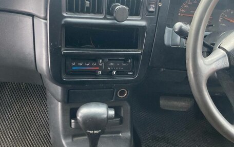 Nissan Wingroad I, 1997 год, 180 000 рублей, 8 фотография