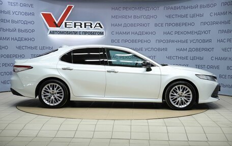 Toyota Camry, 2019 год, 2 890 000 рублей, 4 фотография