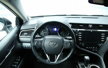 Toyota Camry, 2019 год, 2 890 000 рублей, 13 фотография