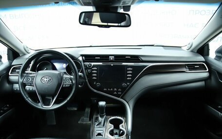 Toyota Camry, 2019 год, 2 890 000 рублей, 9 фотография