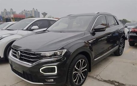 Volkswagen T-Roc I, 2022 год, 1 735 000 рублей, 3 фотография