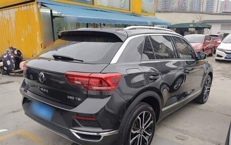 Volkswagen T-Roc I, 2022 год, 1 735 000 рублей, 7 фотография