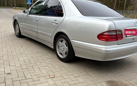 Mercedes-Benz E-Класс, 2000 год, 450 000 рублей, 4 фотография