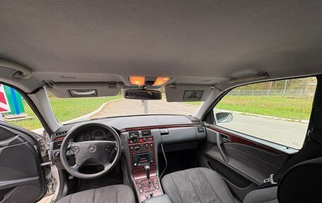 Mercedes-Benz E-Класс, 2000 год, 450 000 рублей, 6 фотография