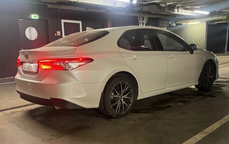 Toyota Camry, 2022 год, 4 200 000 рублей, 4 фотография