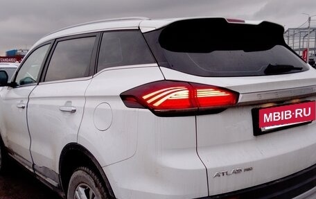 Geely Atlas, 2024 год, 1 855 000 рублей, 4 фотография