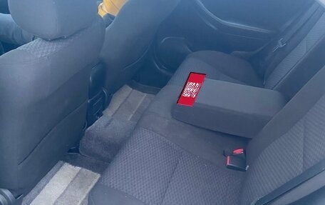 Toyota Avensis III рестайлинг, 2003 год, 430 000 рублей, 6 фотография