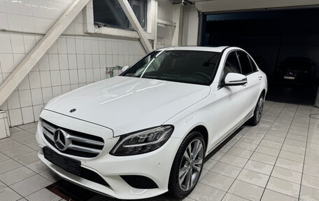 Mercedes-Benz C-Класс, 2019 год, 3 900 000 рублей, 4 фотография