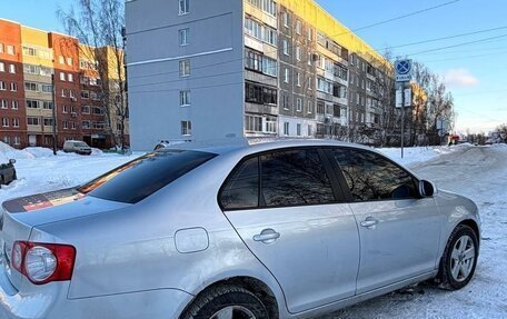 Volkswagen Jetta VI, 2010 год, 650 000 рублей, 2 фотография