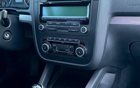 Volkswagen Jetta VI, 2010 год, 650 000 рублей, 8 фотография