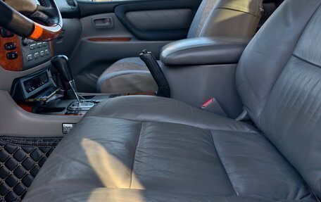 Toyota Land Cruiser 100 рестайлинг 2, 2007 год, 3 000 000 рублей, 17 фотография