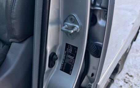 Toyota Land Cruiser 100 рестайлинг 2, 2007 год, 3 000 000 рублей, 23 фотография