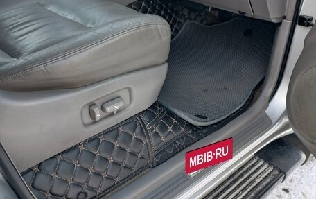 Toyota Land Cruiser 100 рестайлинг 2, 2007 год, 3 000 000 рублей, 26 фотография