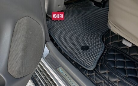 Toyota Land Cruiser 100 рестайлинг 2, 2007 год, 3 000 000 рублей, 29 фотография