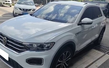 Volkswagen T-Roc I, 2022 год, 1 670 000 рублей, 1 фотография