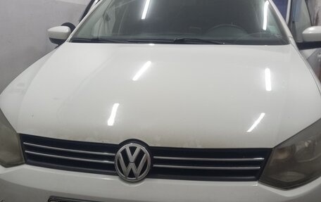 Volkswagen Polo VI (EU Market), 2015 год, 1 100 000 рублей, 1 фотография