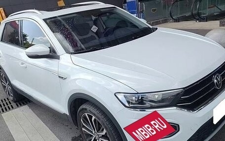 Volkswagen T-Roc I, 2022 год, 1 670 000 рублей, 4 фотография