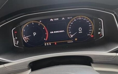 Volkswagen T-Roc I, 2022 год, 1 670 000 рублей, 10 фотография