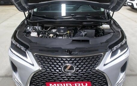 Lexus RX IV рестайлинг, 2021 год, 5 800 000 рублей, 8 фотография
