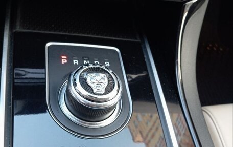 Jaguar XE I рестайлинг, 2016 год, 2 400 000 рублей, 5 фотография