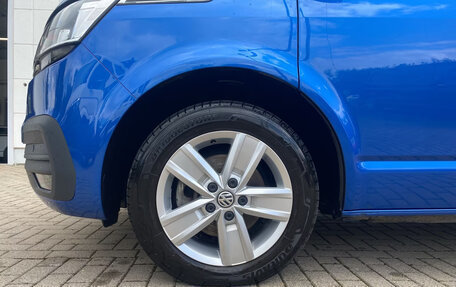 Volkswagen Multivan T6 рестайлинг, 2022 год, 4 820 000 рублей, 6 фотография