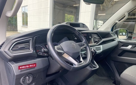 Volkswagen Multivan T6 рестайлинг, 2022 год, 4 820 000 рублей, 8 фотография