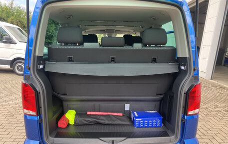 Volkswagen Multivan T6 рестайлинг, 2022 год, 4 820 000 рублей, 15 фотография