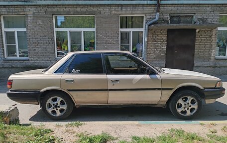 Toyota Vista, 1987 год, 160 000 рублей, 4 фотография