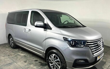 Hyundai Grand Starex Grand Starex I рестайлинг 2, 2018 год, 3 600 000 рублей, 3 фотография