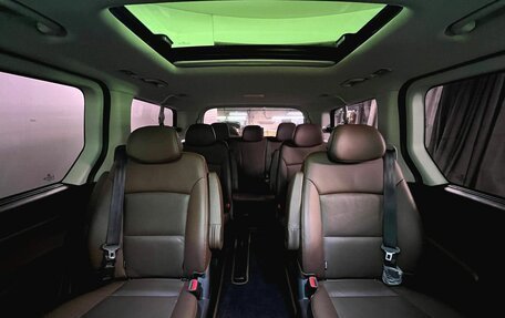 Hyundai Grand Starex Grand Starex I рестайлинг 2, 2018 год, 3 600 000 рублей, 18 фотография