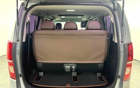 Hyundai Grand Starex Grand Starex I рестайлинг 2, 2018 год, 3 600 000 рублей, 11 фотография