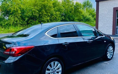 Opel Astra J, 2013 год, 700 000 рублей, 3 фотография