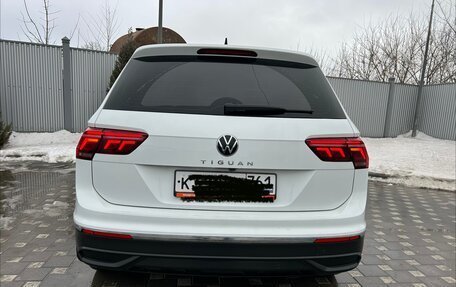 Volkswagen Tiguan II, 2021 год, 3 200 000 рублей, 2 фотография