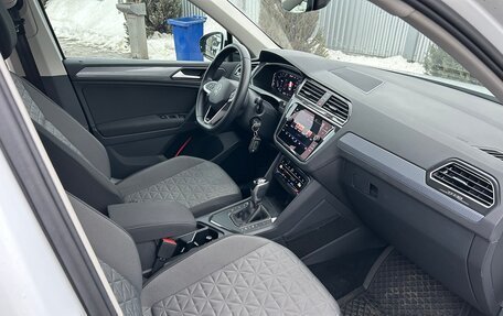 Volkswagen Tiguan II, 2021 год, 3 200 000 рублей, 14 фотография