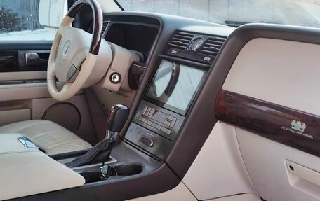 Lincoln Navigator, 2003 год, 1 250 000 рублей, 26 фотография