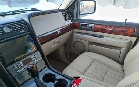 Lincoln Navigator, 2003 год, 1 250 000 рублей, 28 фотография