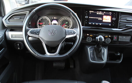 Volkswagen Multivan T6 рестайлинг, 2022 год, 4 980 000 рублей, 4 фотография