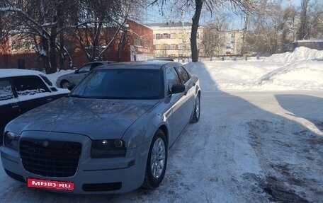 Chrysler 300C II, 2005 год, 780 000 рублей, 1 фотография