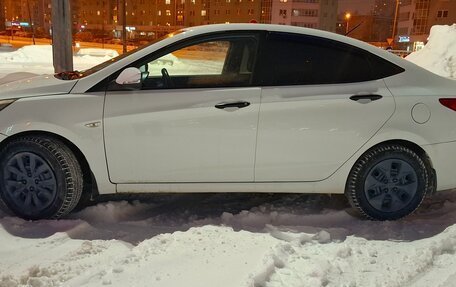 Hyundai Solaris II рестайлинг, 2014 год, 420 000 рублей, 1 фотография