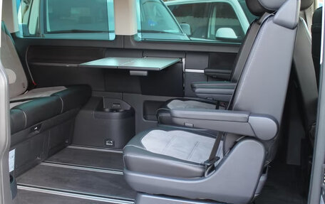 Volkswagen Multivan T6 рестайлинг, 2022 год, 4 980 000 рублей, 13 фотография