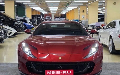 Ferrari 812, 2021 год, 36 500 000 рублей, 2 фотография