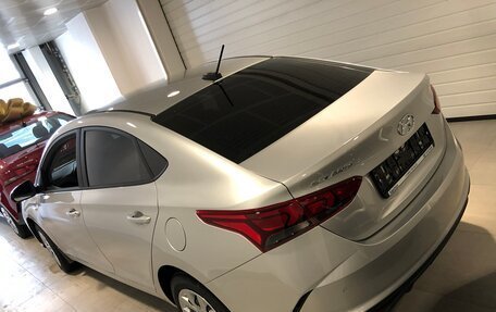 Hyundai Solaris II рестайлинг, 2021 год, 1 800 000 рублей, 2 фотография