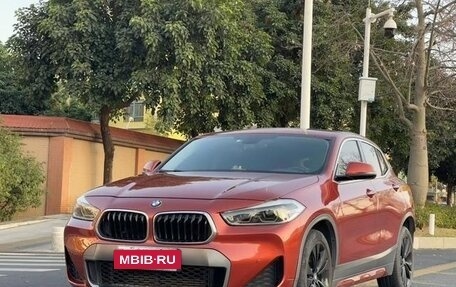 BMW X2, 2022 год, 1 980 000 рублей, 2 фотография