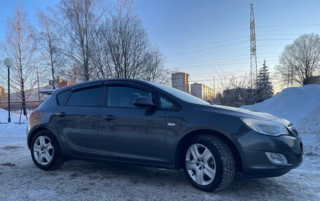 Opel Astra J, 2010 год, 750 000 рублей, 3 фотография